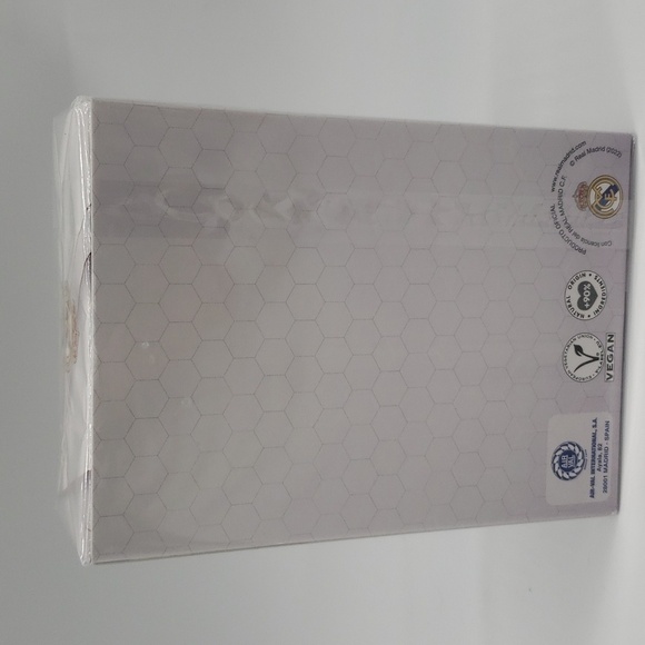 2421- Real Madrid Made In Spain For Men NWT - Picture 2 of 5